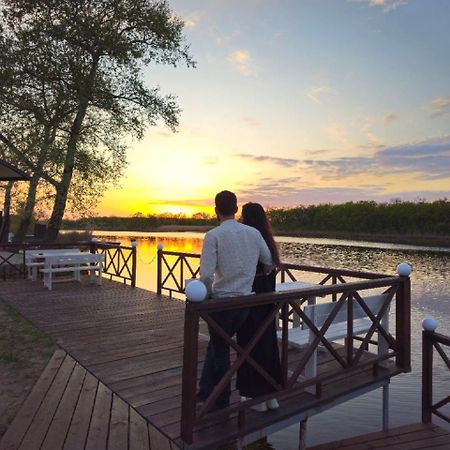 База Відпочинку Шалена Жаба Novomoskovs'k Esterno foto
